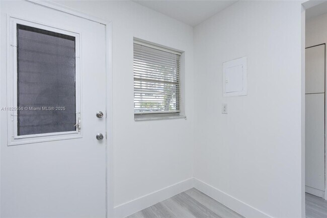 Building Photo - 3600 NE 170th St