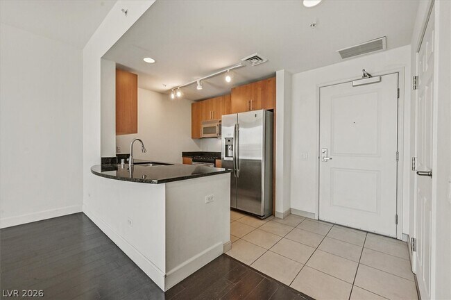 Building Photo - 200 W Sahara Ave