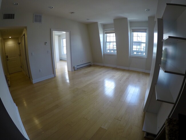 Primary Photo - 110 Tidewater St