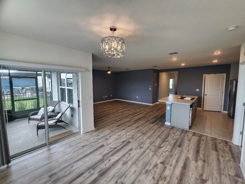 Building Photo - 915 Noble Run