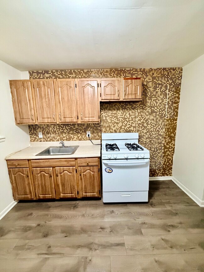 Building Photo - 2615 N Corlies St