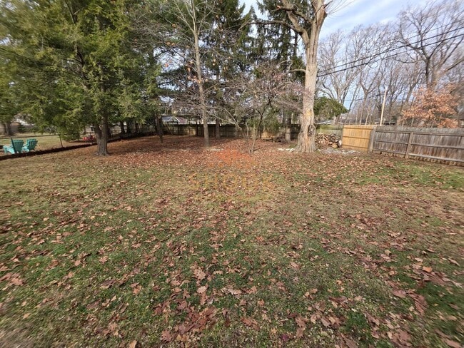 Building Photo - / MOVE IN SPECIAL / SIGN YOUR LEASE BY THE END OF MARCH 15 AND GET A $500 CREDIT! UPDATED RANCH C...