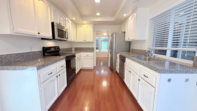 Building Photo - Charming, 2BD/2BA, Single-Story TH in Crow Canyon Country Club in Danville- Available NOW!