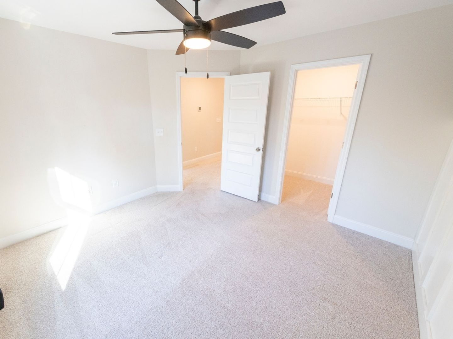 Building Photo - 711 Elderberry Dr