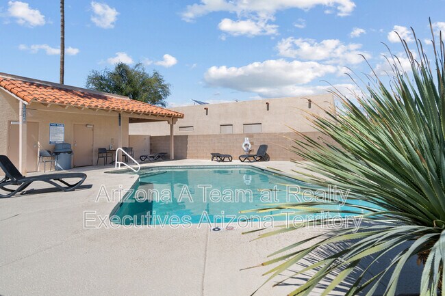 Building Photo - 3730 N Bay Horse Loop