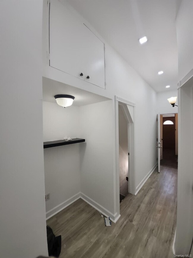 Building Photo - 60-80 54th Pl