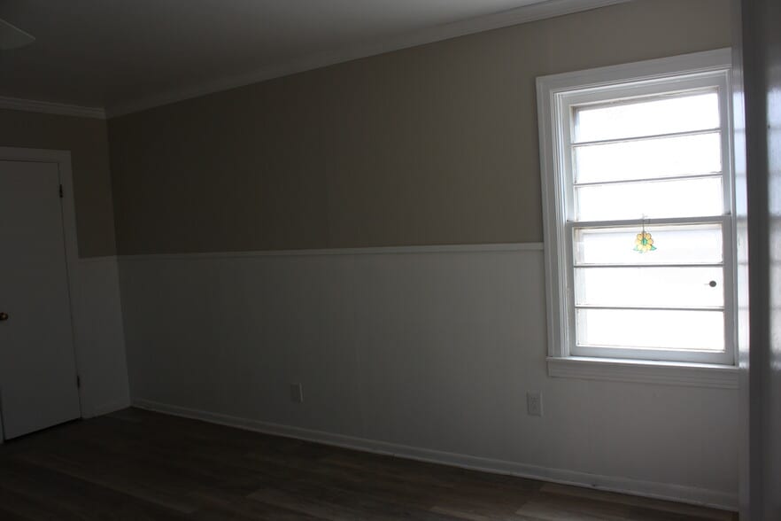 Isolated bedroom - 2121 22nd St