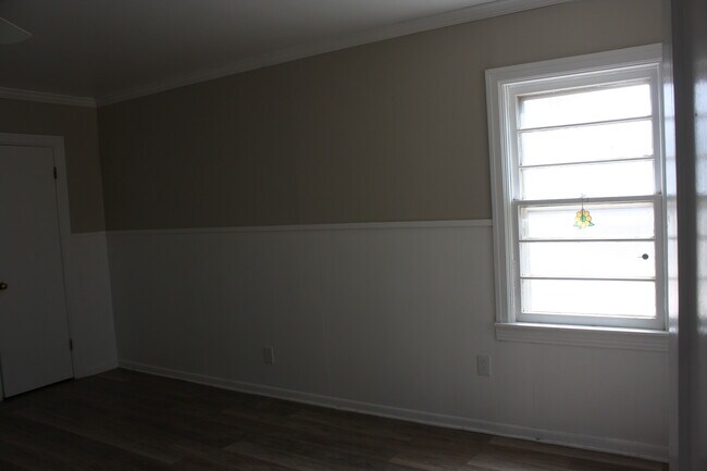 Isolated bedroom - 2121 22nd St