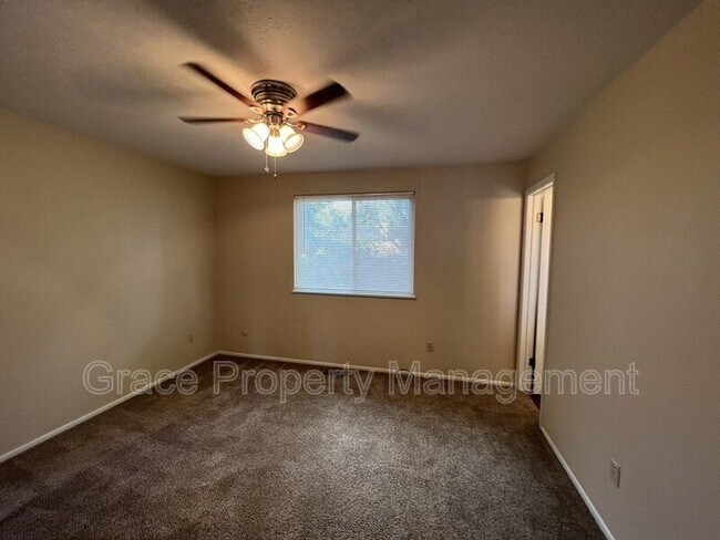 Building Photo - 11565 Monroe St