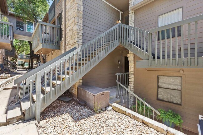 Building Photo - 3627 Menchaca Rd