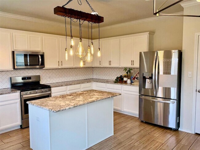 Building Photo - 1017 Cliffbrake Wy