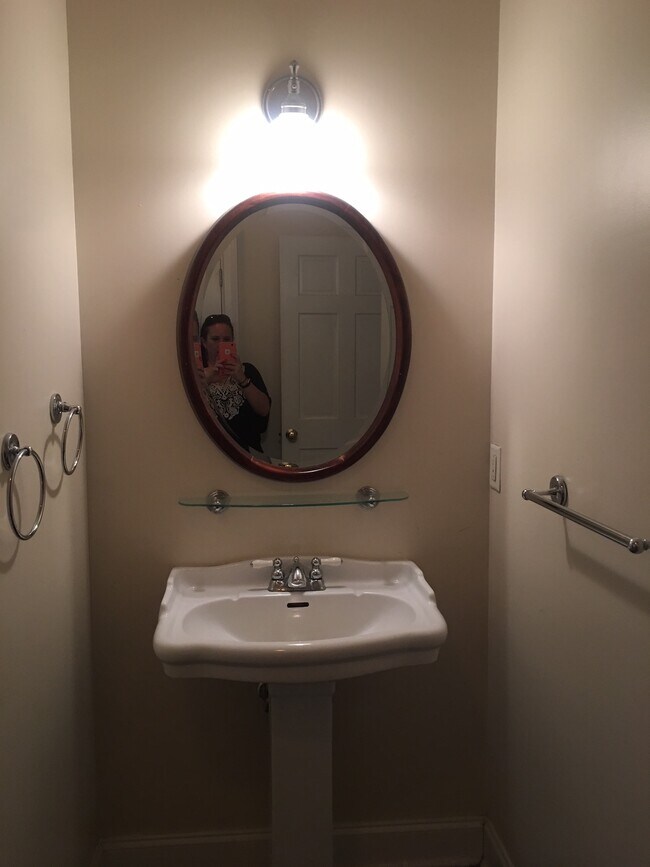 Building Photo - 17 Felix St