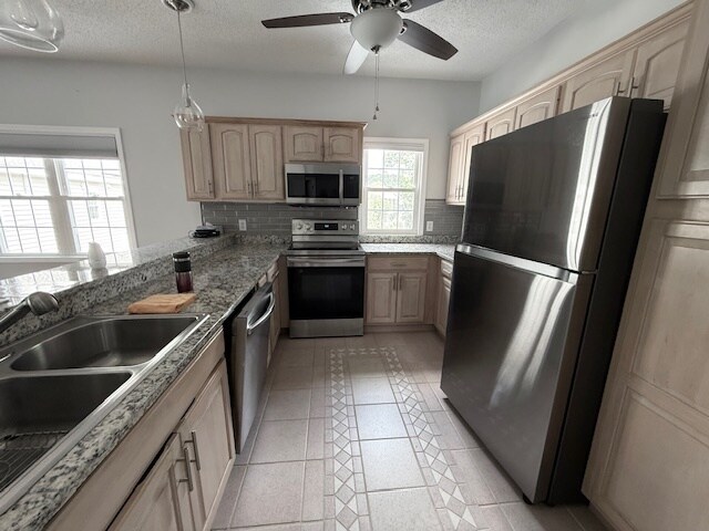 Updated full kitchen - 2209 Sweetwater Blvd