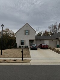 Building Photo - 1009 Stonebrook Ln