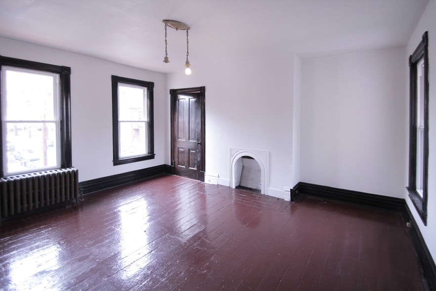 Building Photo - 401 Franklin Ave