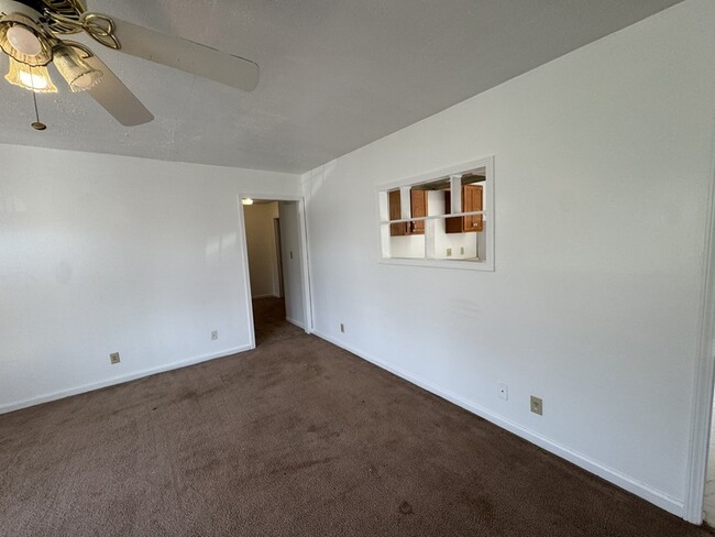 Building Photo - 518 Bruce Jenner Dr