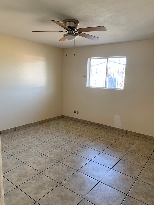 Building Photo - 3030 W Ocotillo Rd