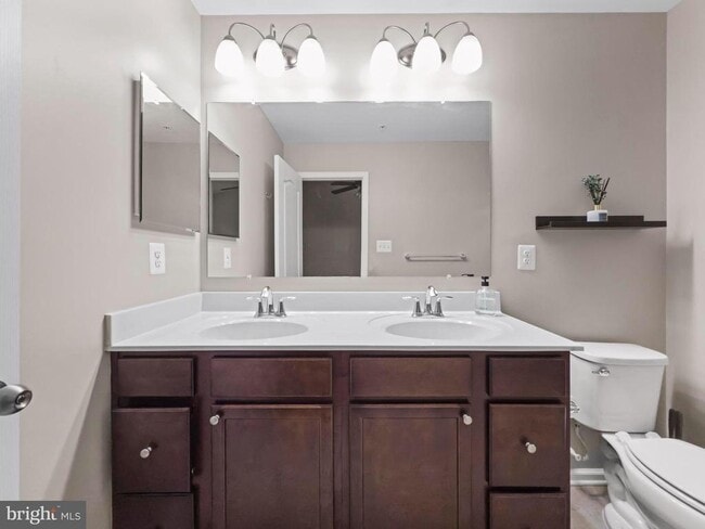 Building Photo - 7425 Willow View Ln