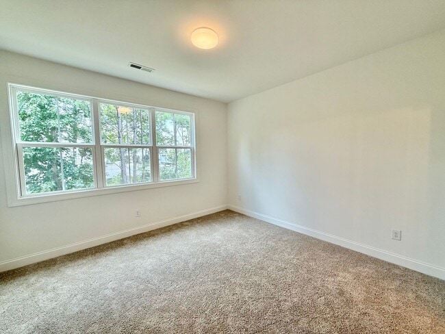 Building Photo - Newly Built 4BD, 3.5BA Northeast Raleigh T...
