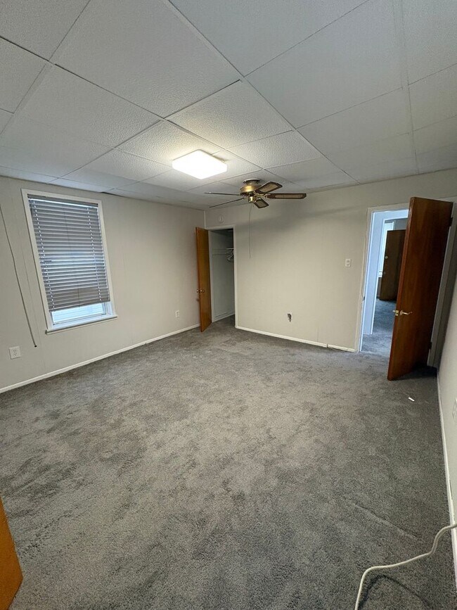 Building Photo - NORWOOD- Cute 2 bedroom 1.5 baths with fenced yard