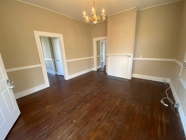 Building Photo - 10 Shady Acrs Ln