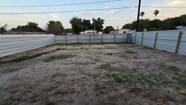 Building Photo - 15728 Palm Vista Dr