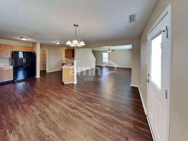 Building Photo - 489 Bourneside Dr