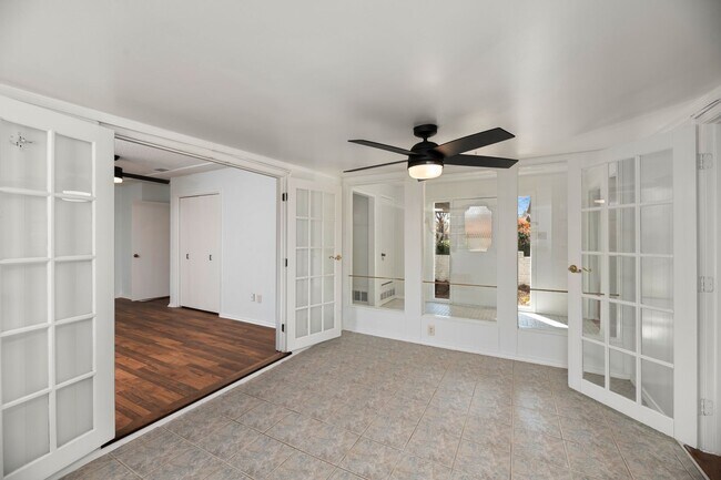 Building Photo - AVAILABLE NOW! BEAUTIFUL 3 BEDROOM HOME LO...