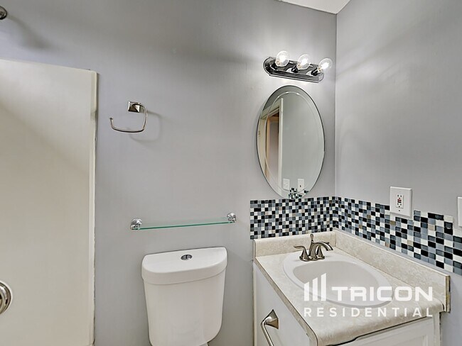 Building Photo - 3539 Oak Leaf Ct