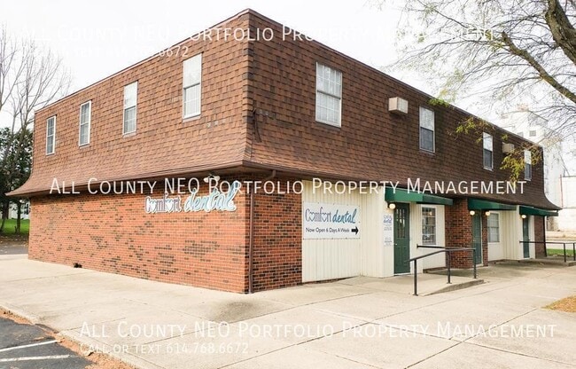 Primary Photo - 915 S Court St