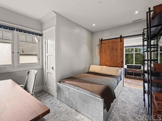 Building Photo - 1027 G Ave