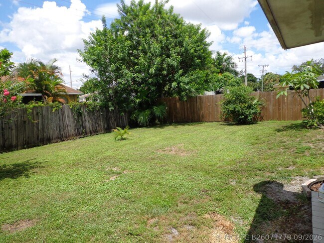 Building Photo - 11751 Oleander Dr