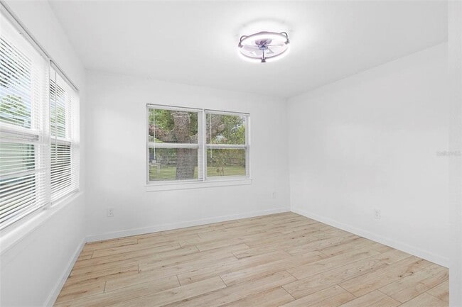 Building Photo - 715 W Bougainvillea Ave