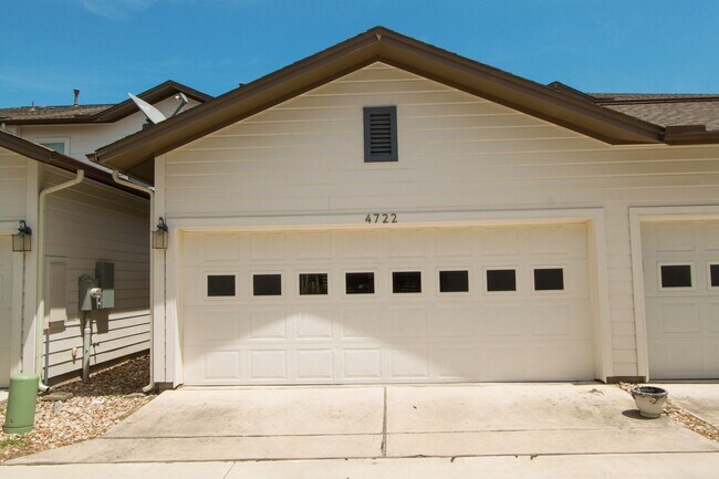 Building Photo - Beautiful 3 Bed / 2.5 Bath Home in Mueller