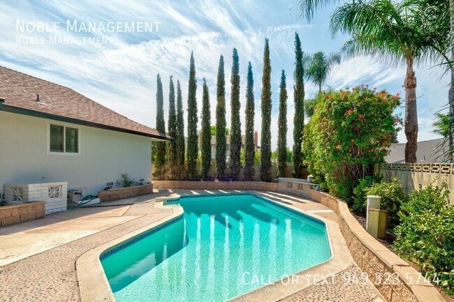 Building Photo - 700 S Yorba St