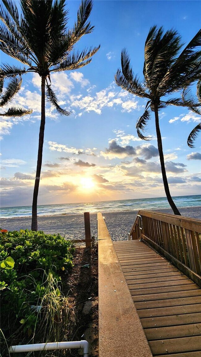Building Photo - 505 S Ocean Dr