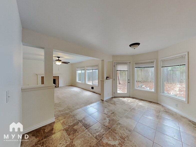 Building Photo - 13327 2nd Ave NE