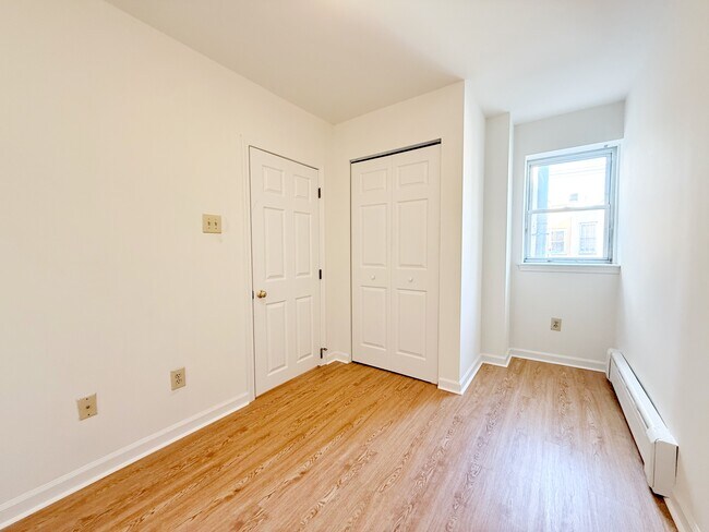 Building Photo - 2635 S Bouvier St