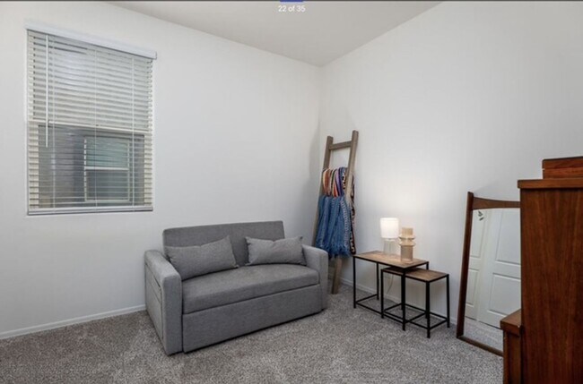 Building Photo - Beautifully Upgraded 4 - Bedroom 2 - Bath ...