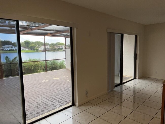 Building Photo - 3094 Bermwood Ln