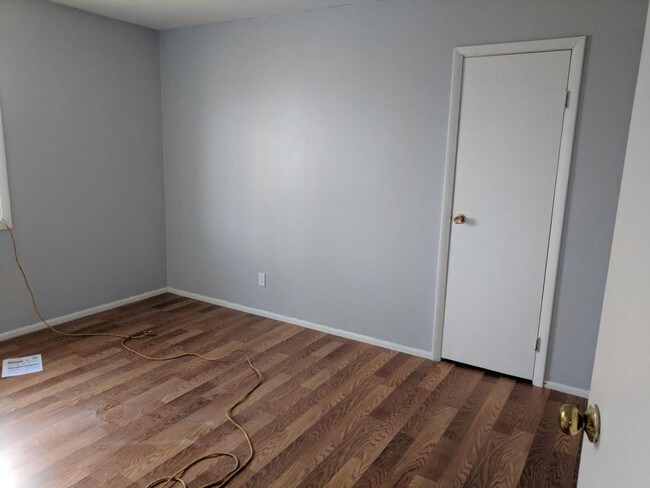 Building Photo - 505 Stanley Ave