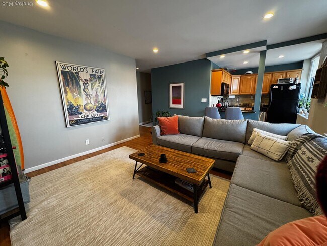 Building Photo - 310 Riverside Blvd