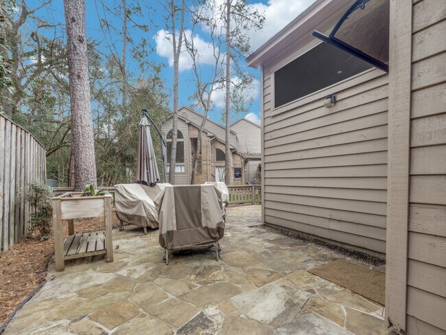 Building Photo - 39 N Lakeridge Cir