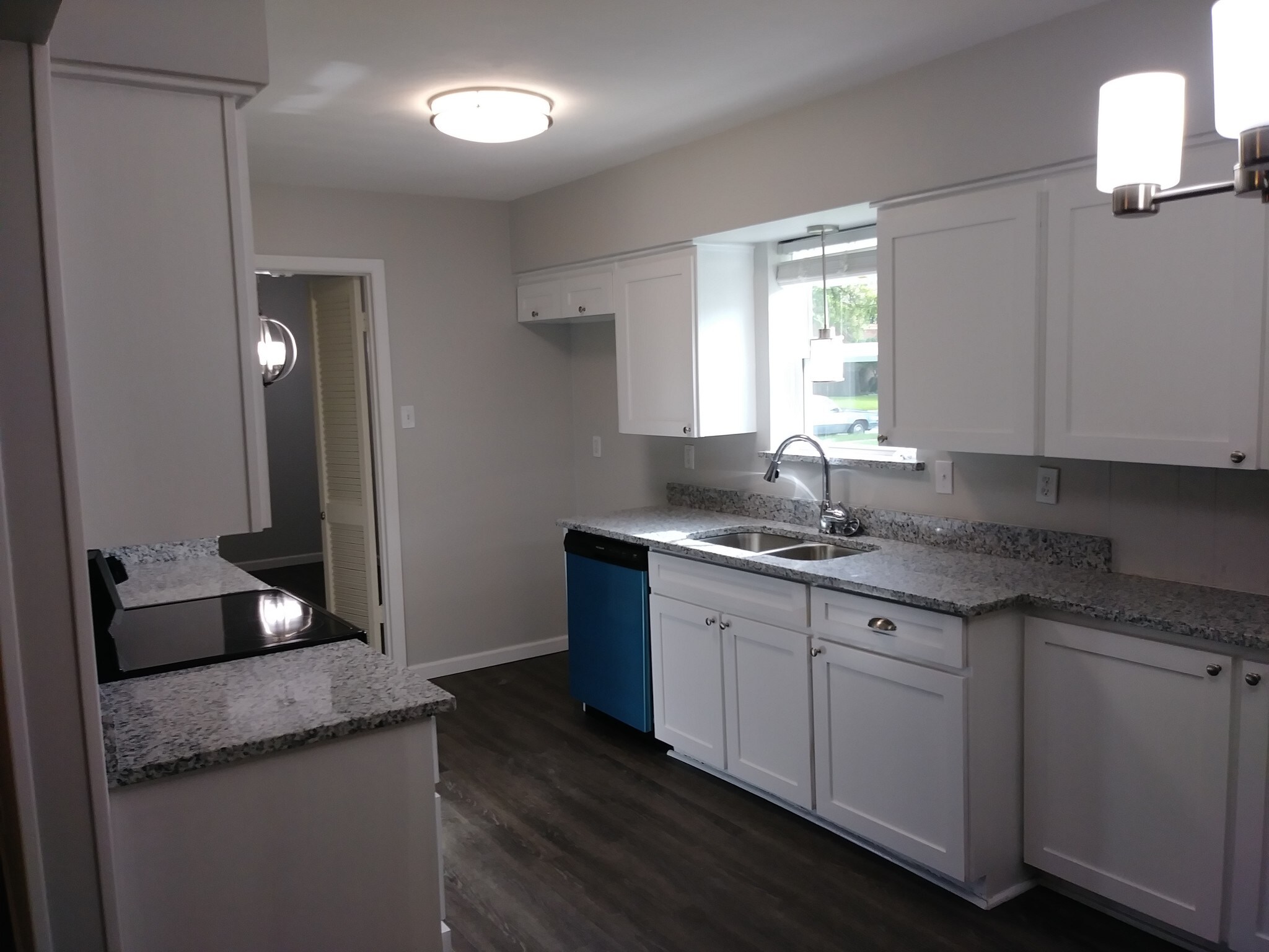 Kitchen - 11356 Drummond Dr