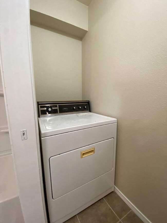 Building Photo - 2BR/1Bath - 4 Plex in Rio Rancho