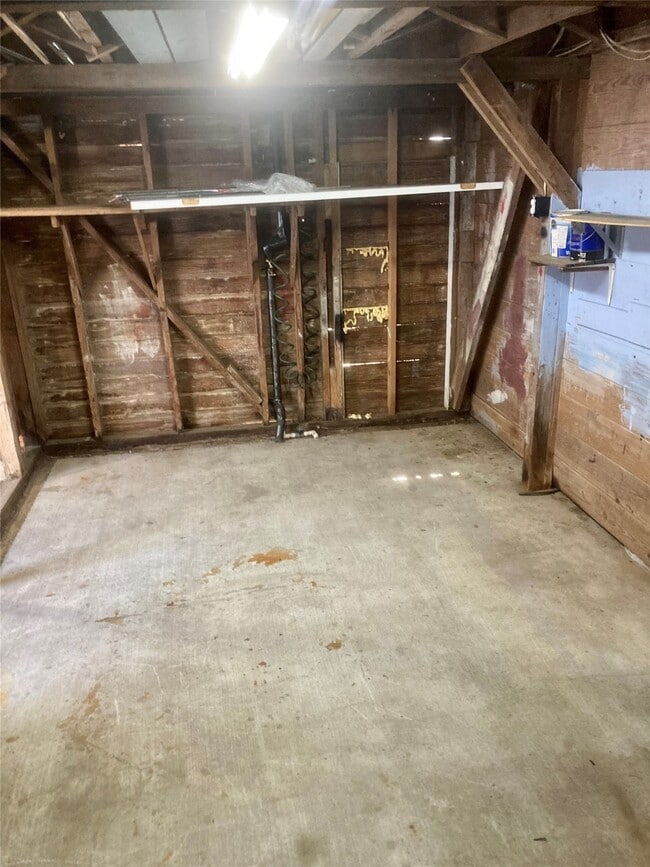 Building Photo - 4908 Ave Q 1/2