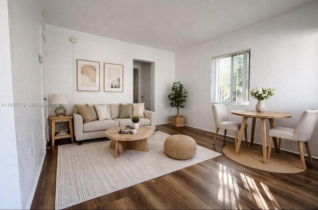 Building Photo - 251 Hibiscus Dr