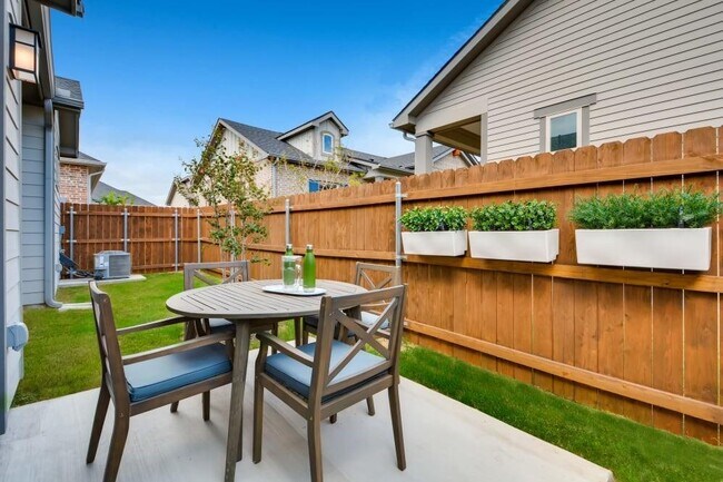 Building Photo - 8500 Comanche Springs Dr