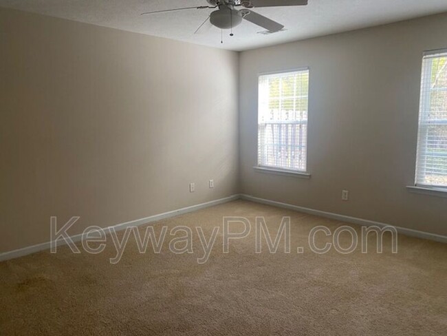 Building Photo - 145 Preakness Dr