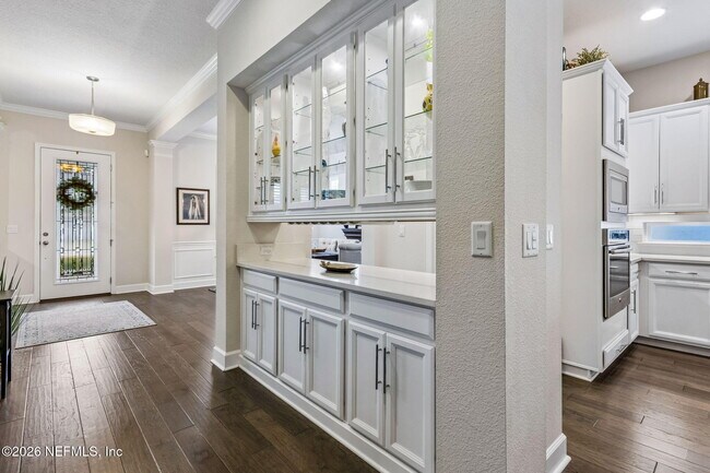 Building Photo - 209 Manor Ln